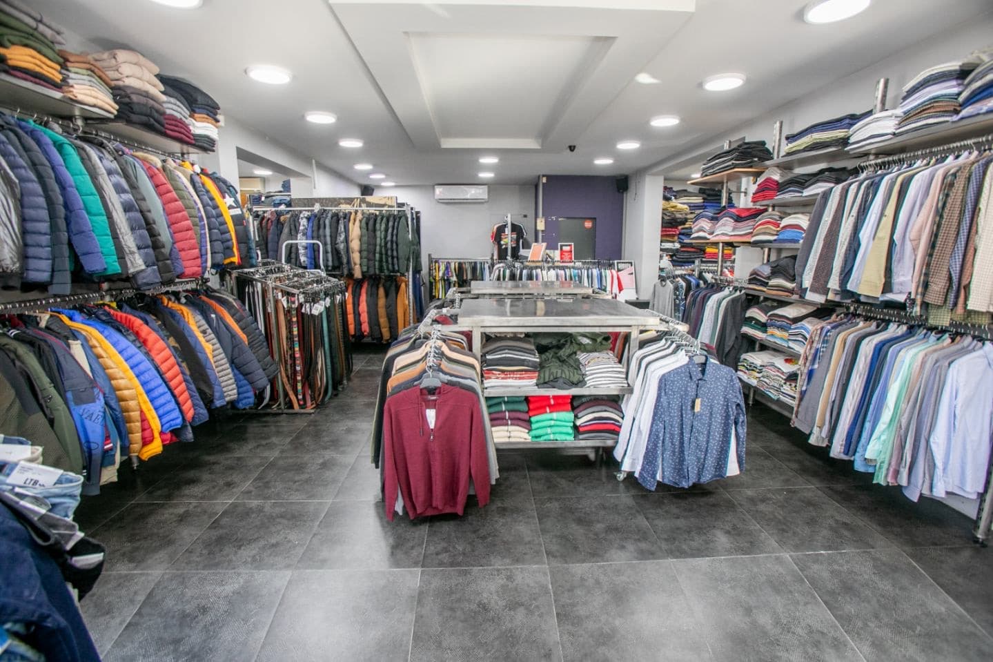 Интериор на магазин PLENTY Ловеч